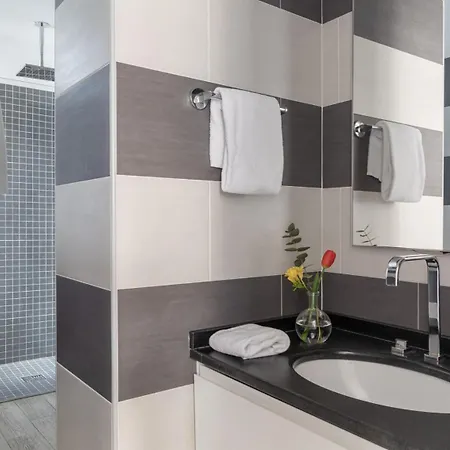Hotel apartamentowy Now Apartments, In The Heart Of Rzym